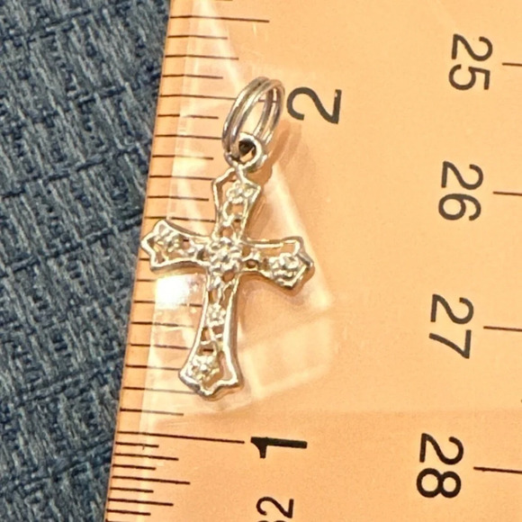 Silver Cross Charm - Picture 1 of 2